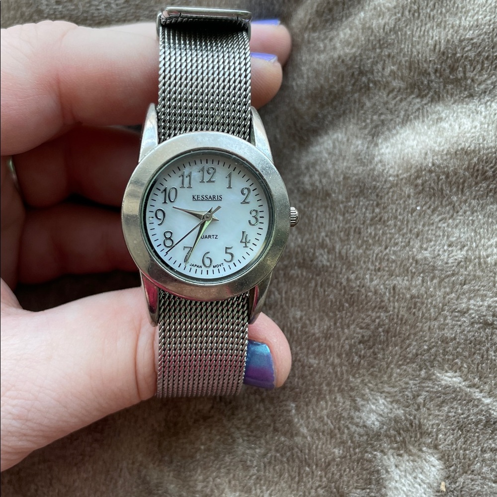 •KESSARIS• Vintage silver tone watch with mesh band // needs battery